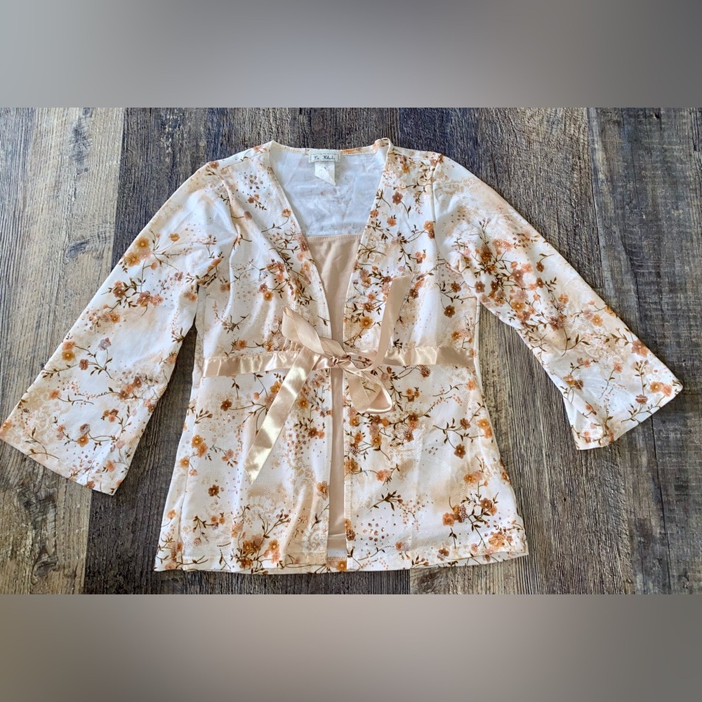 SHASHI Cream Floral Tie-Waist Kimono Blouse
